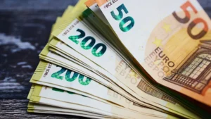 Falschgeld kaufen versus echt Geld: Belangrijke verschillen en veiligheidskenmerken